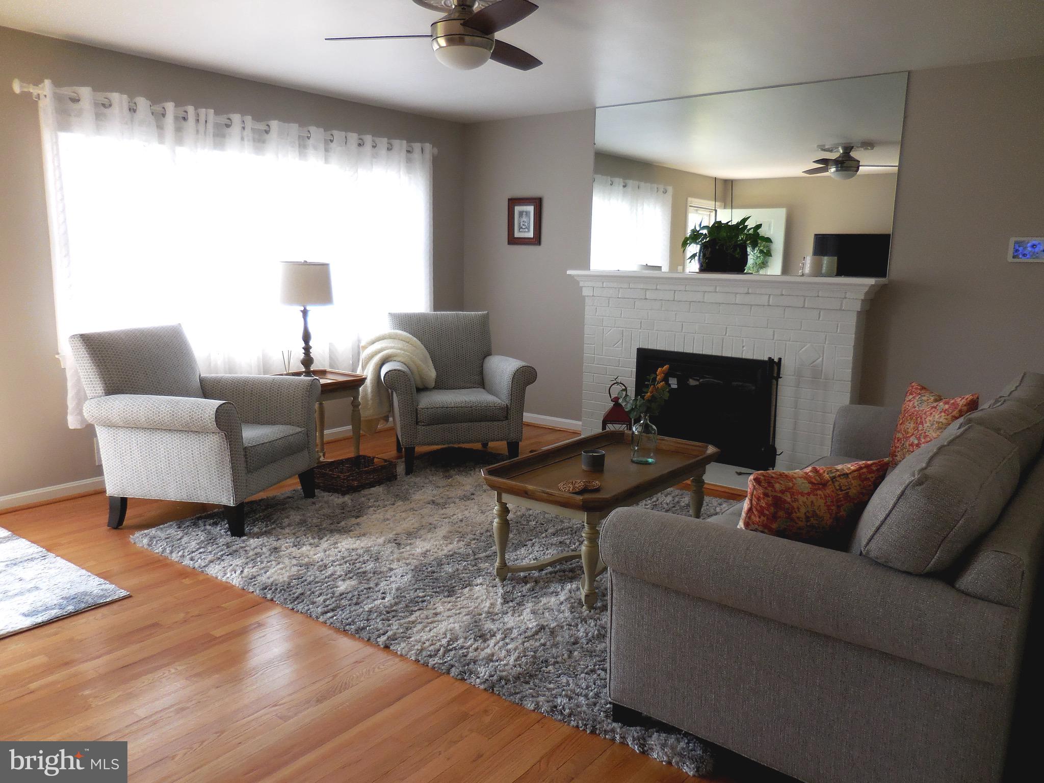 724 East Maple Road Linthicum, MD 21090 - Photo 6 of 27 Spacious Living room, all furniture conveys.