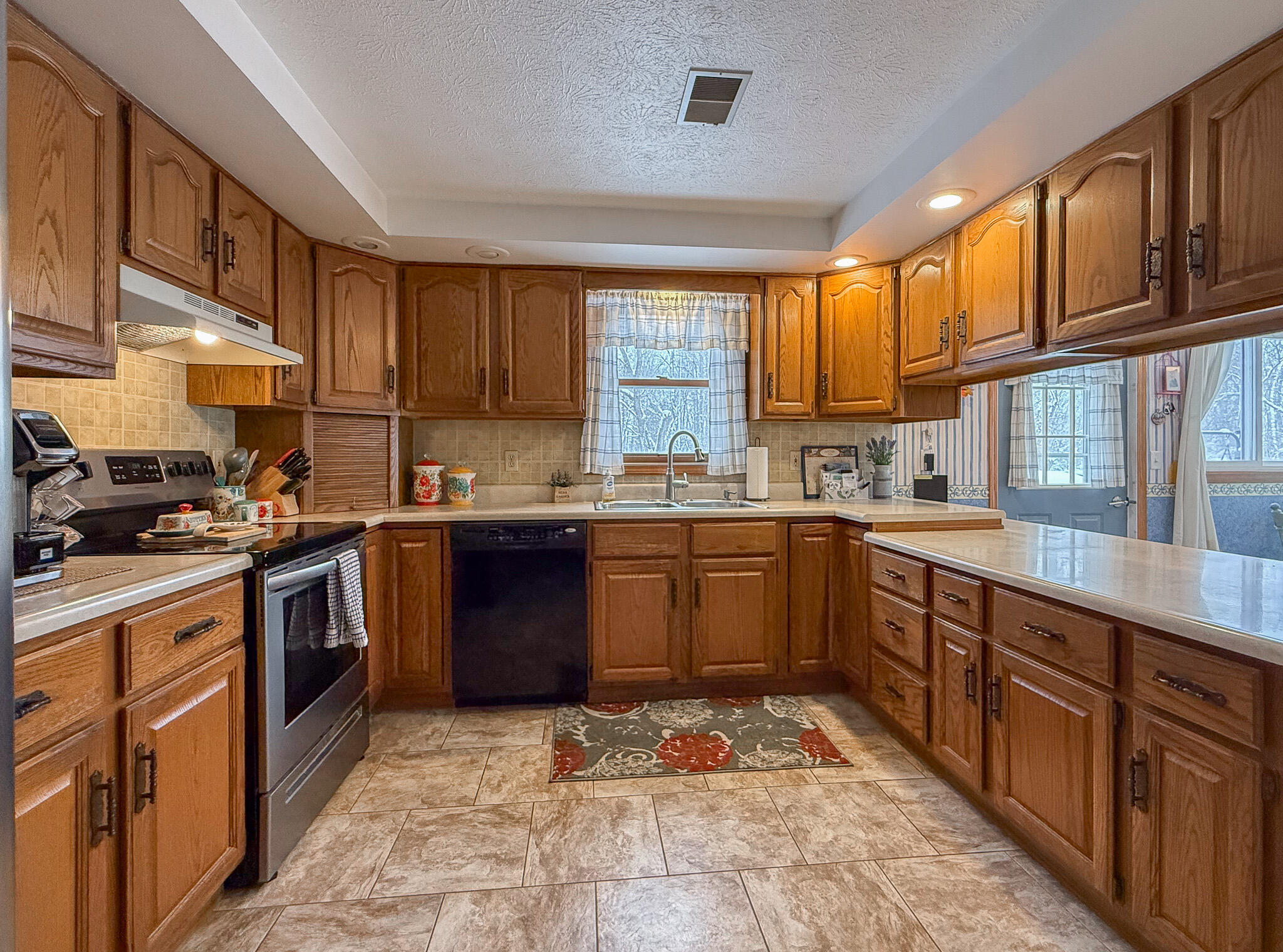 28860 Sarabyn Street Dowagiac, MI 49047 - Photo 10 of 32 IMG_4676