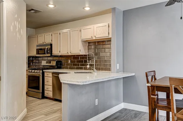 $319,900 | 916 Twinkling Sky Avenue, Henderson, NV 89015