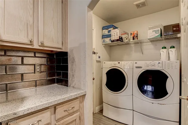 $319,900 | 916 Twinkling Sky Avenue, Henderson, NV 89015