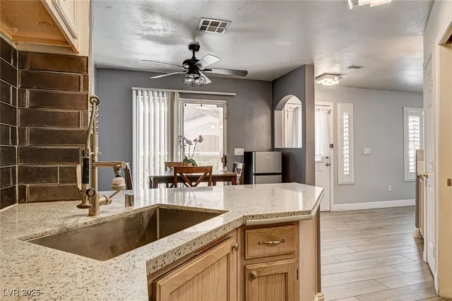 $319,900 | 916 Twinkling Sky Avenue, Henderson, NV 89015