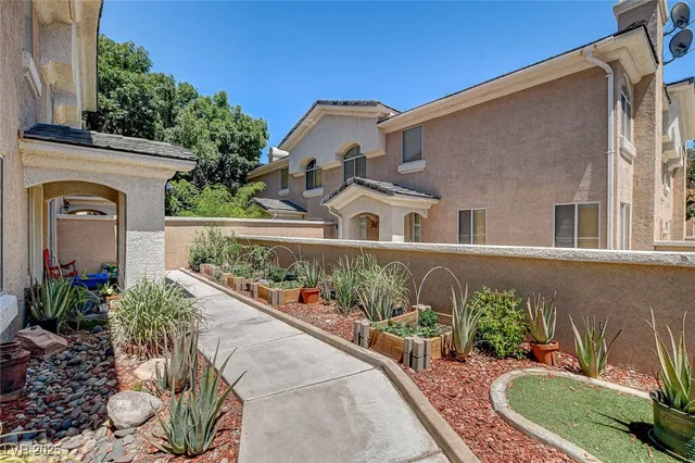 $319,900 | 916 Twinkling Sky Avenue, Henderson, NV 89015