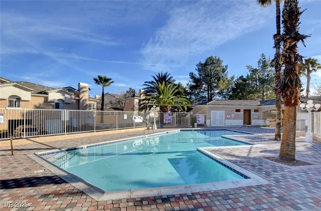 $319,900 | 916 Twinkling Sky Avenue, Henderson, NV 89015
