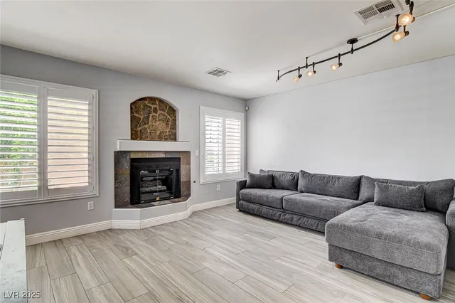 $319,900 | 916 Twinkling Sky Avenue, Henderson, NV 89015