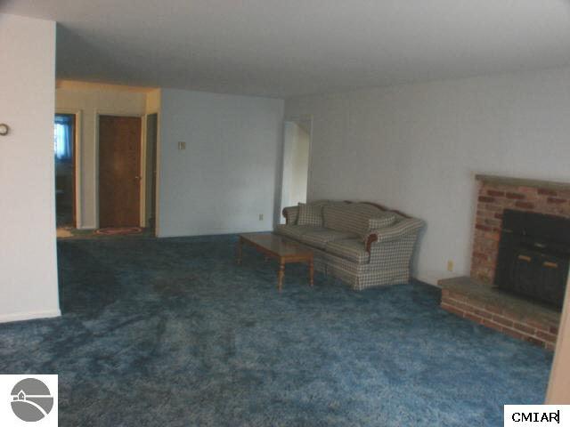 701 N Union Ithaca, MI 48847 - Photo 6 of 9 1771042-5.JPG