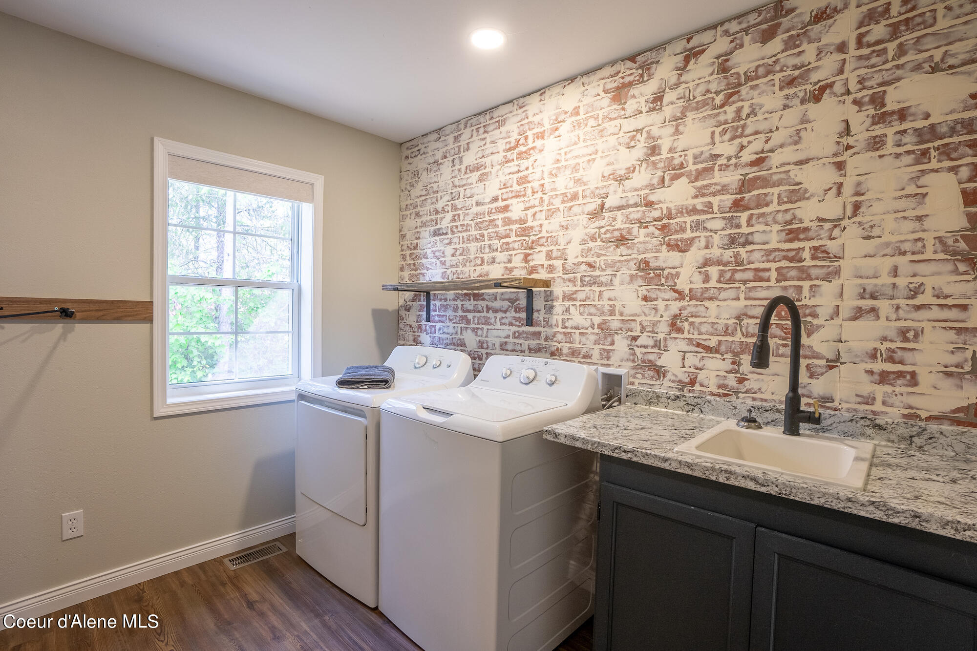 1588 Sunrise Road Bonners Ferry, ID 83805 - Photo 16 of 23 Laundry Main