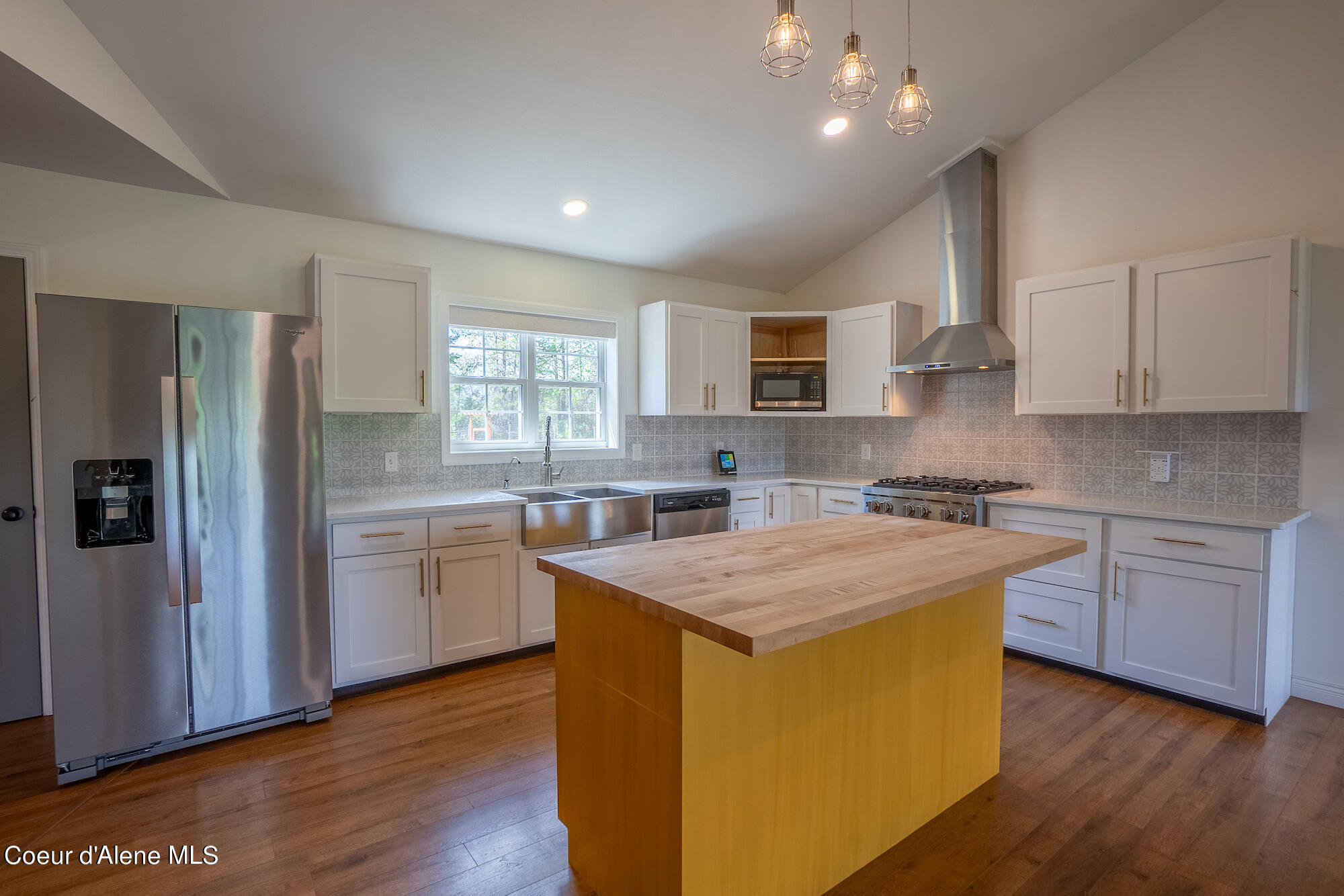 1588 Sunrise Road Bonners Ferry, ID 83805 - Photo 8 of 23 Kitchen