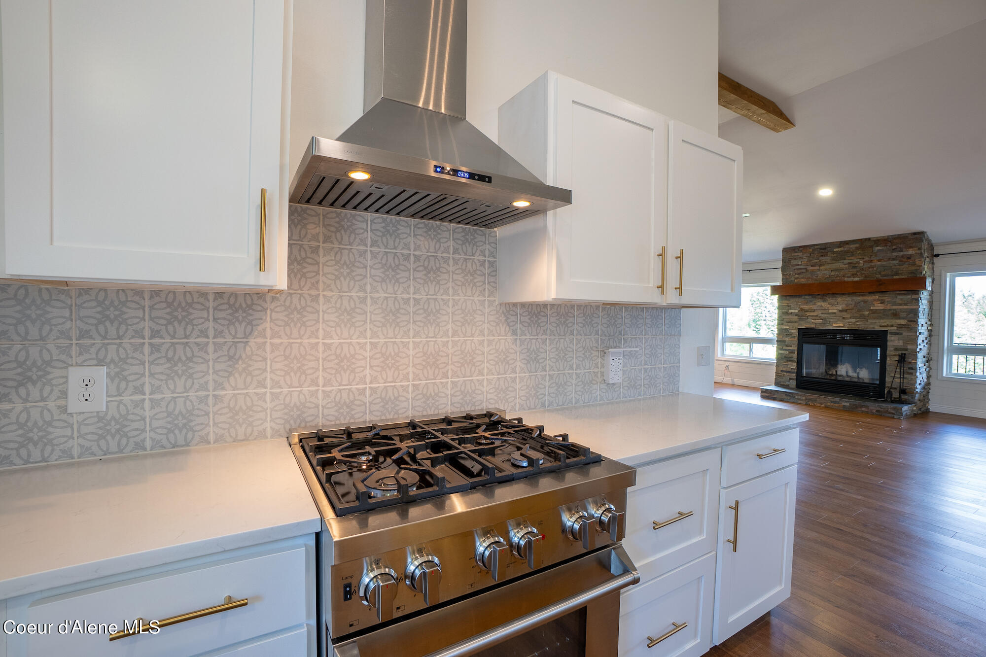 1588 Sunrise Road Bonners Ferry, ID 83805 - Photo 9 of 23 Kitchen