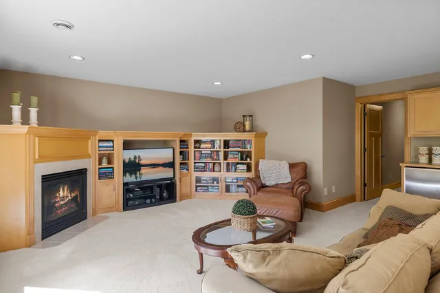 $1,000,000 | 1411 Archwood Road, Minnetonka, MN 55305