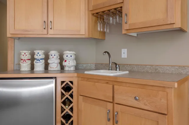 $1,000,000 | 1411 Archwood Road, Minnetonka, MN 55305