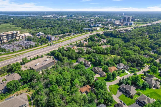 $1,000,000 | 1411 Archwood Road, Minnetonka, MN 55305