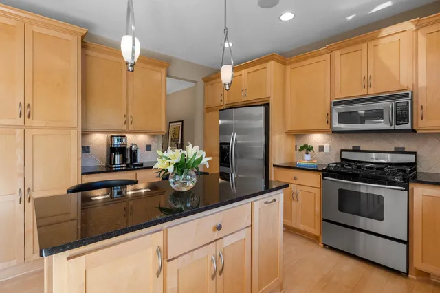 $1,000,000 | 1411 Archwood Road, Minnetonka, MN 55305