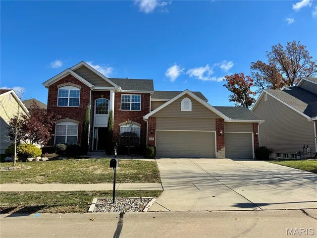 $519,900 | 84 South Ridgewynd Court, Lake St. Louis, MO 63367