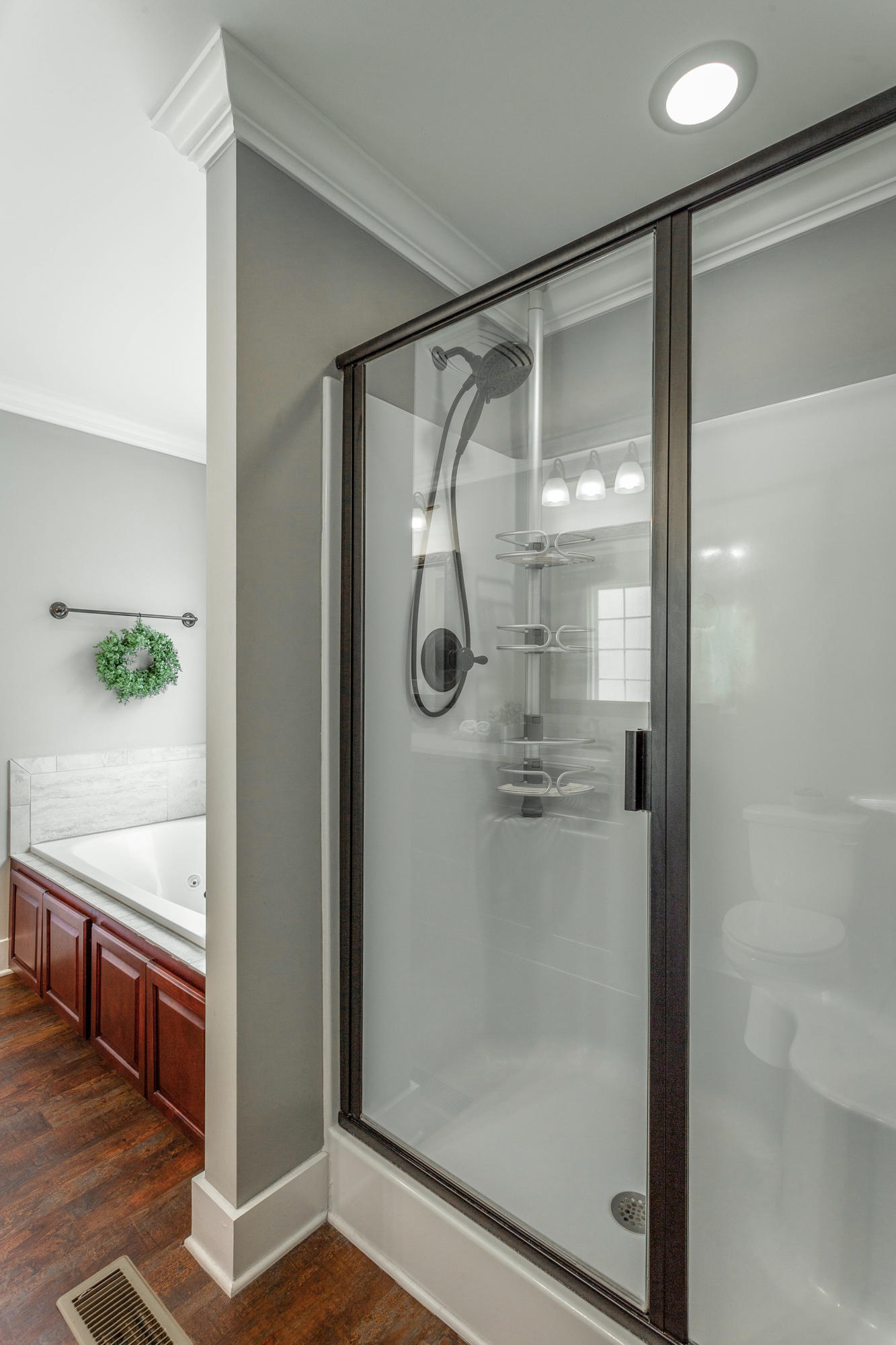 10565 Fielding Road, Unit 565 Ooltewah, TN 37363 - Photo 29 of 60 Master Shower