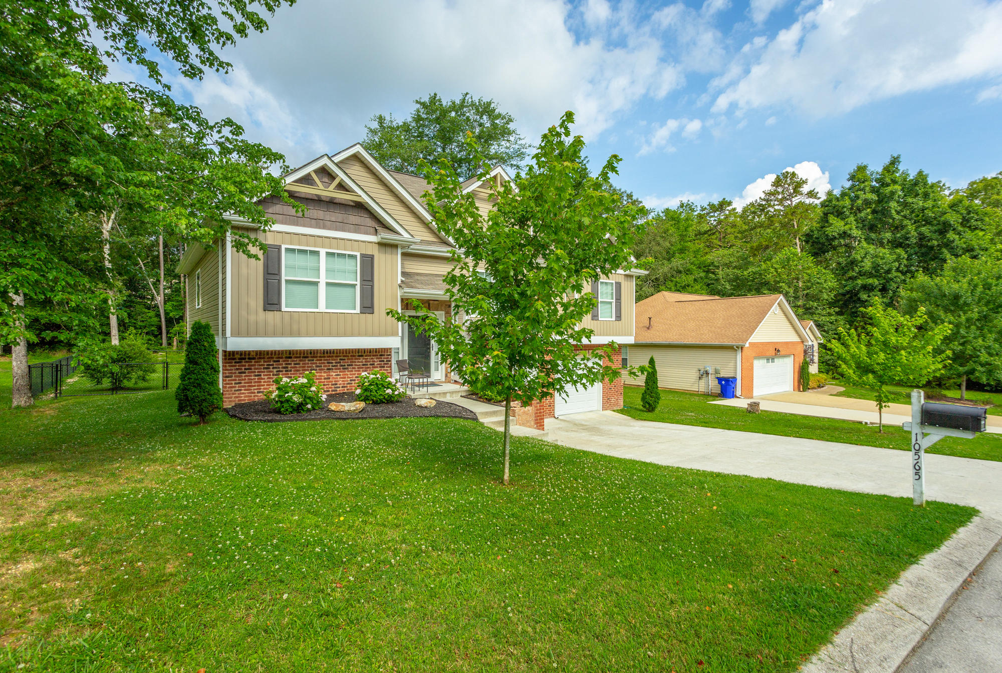 10565 Fielding Road, Unit 565 Ooltewah, TN 37363 - Photo 4 of 60 Front View