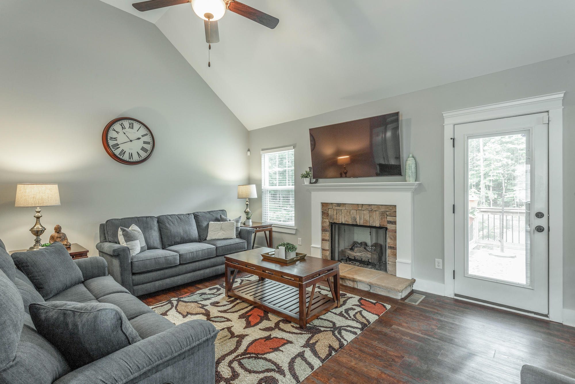 10565 Fielding Road, Unit 565 Ooltewah, TN 37363 - Photo 9 of 60 Living Room