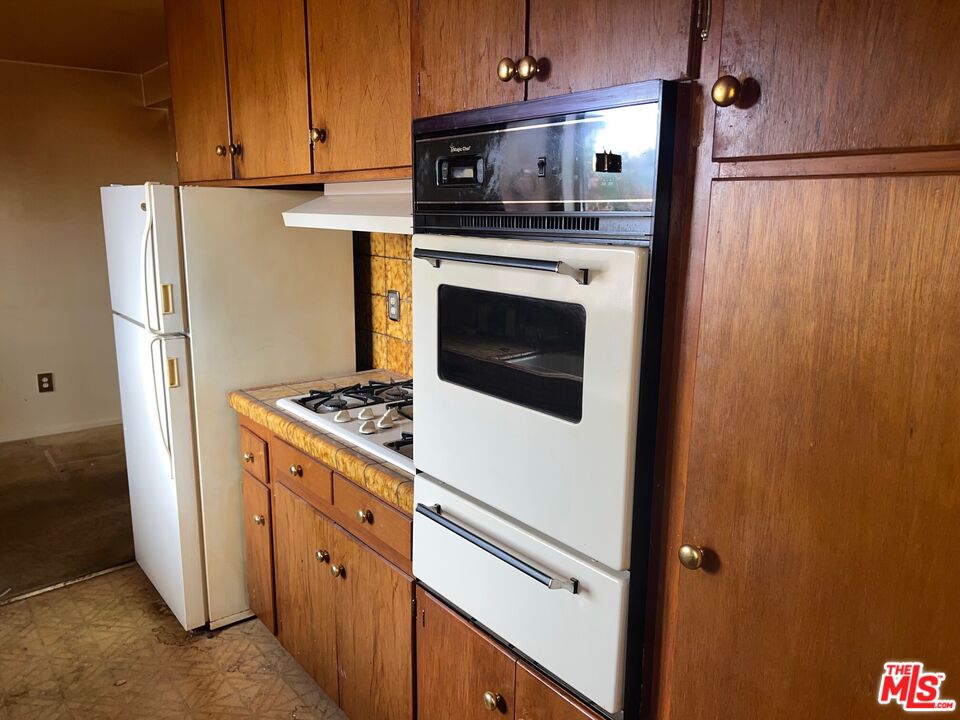 38855 Deer Run Road Palmdale, CA 93551 - Photo 4 of 9 Gallery Image 4
