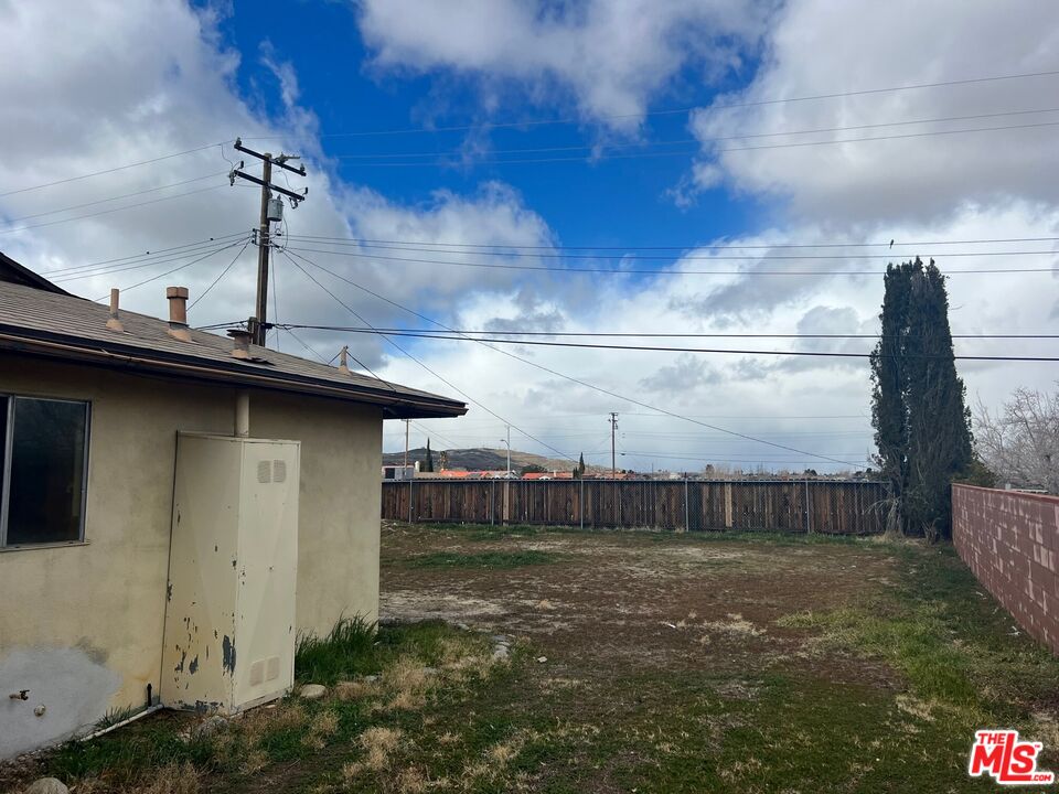 38855 Deer Run Road Palmdale, CA 93551 - Photo 8 of 9 Gallery Image 8