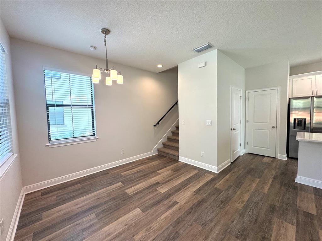 2861 Mayer Street Orlando, FL 32806 - Photo 3 of 32