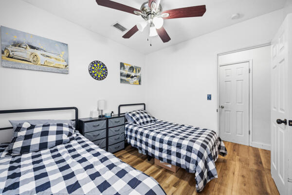430 West 25th Street Riviera Beach, FL 33404 - Photo 22 of 43 430 bedroom 1.5