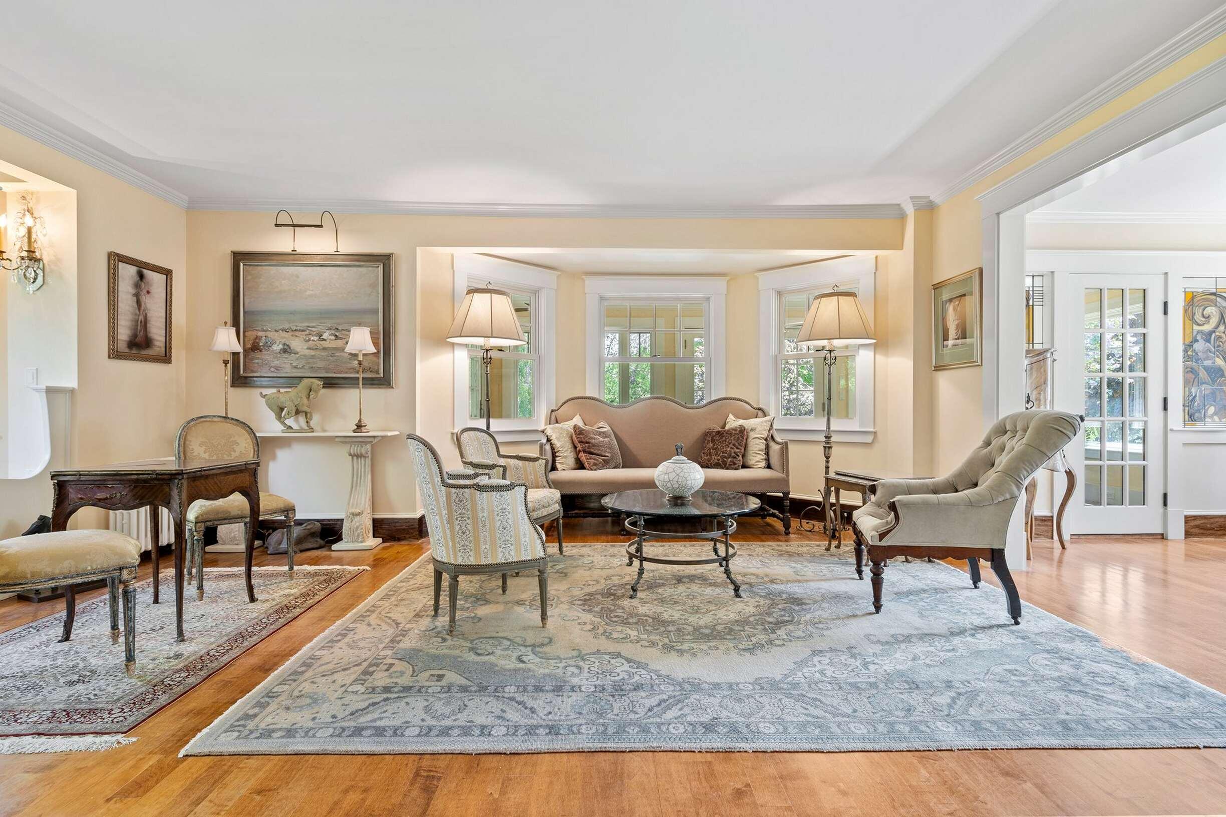 419-425 York Street York, ME 03909 - Photo 11 of 62 Living Room