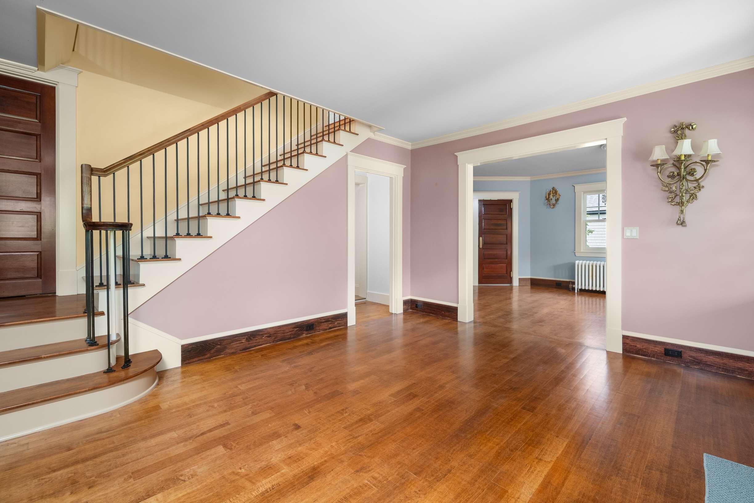 419-425 York Street York, ME 03909 - Photo 20 of 62 Foyer