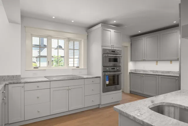 $3,990,000 | 419-425 York Street, York, ME 03909