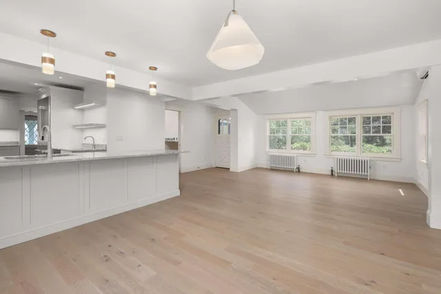 $3,990,000 | 419-425 York Street, York, ME 03909