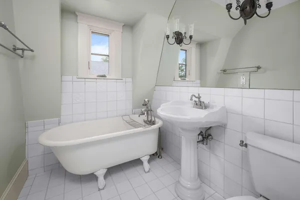 $3,990,000 | 419-425 York Street, York, ME 03909