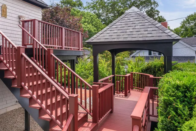 $3,990,000 | 419-425 York Street, York, ME 03909