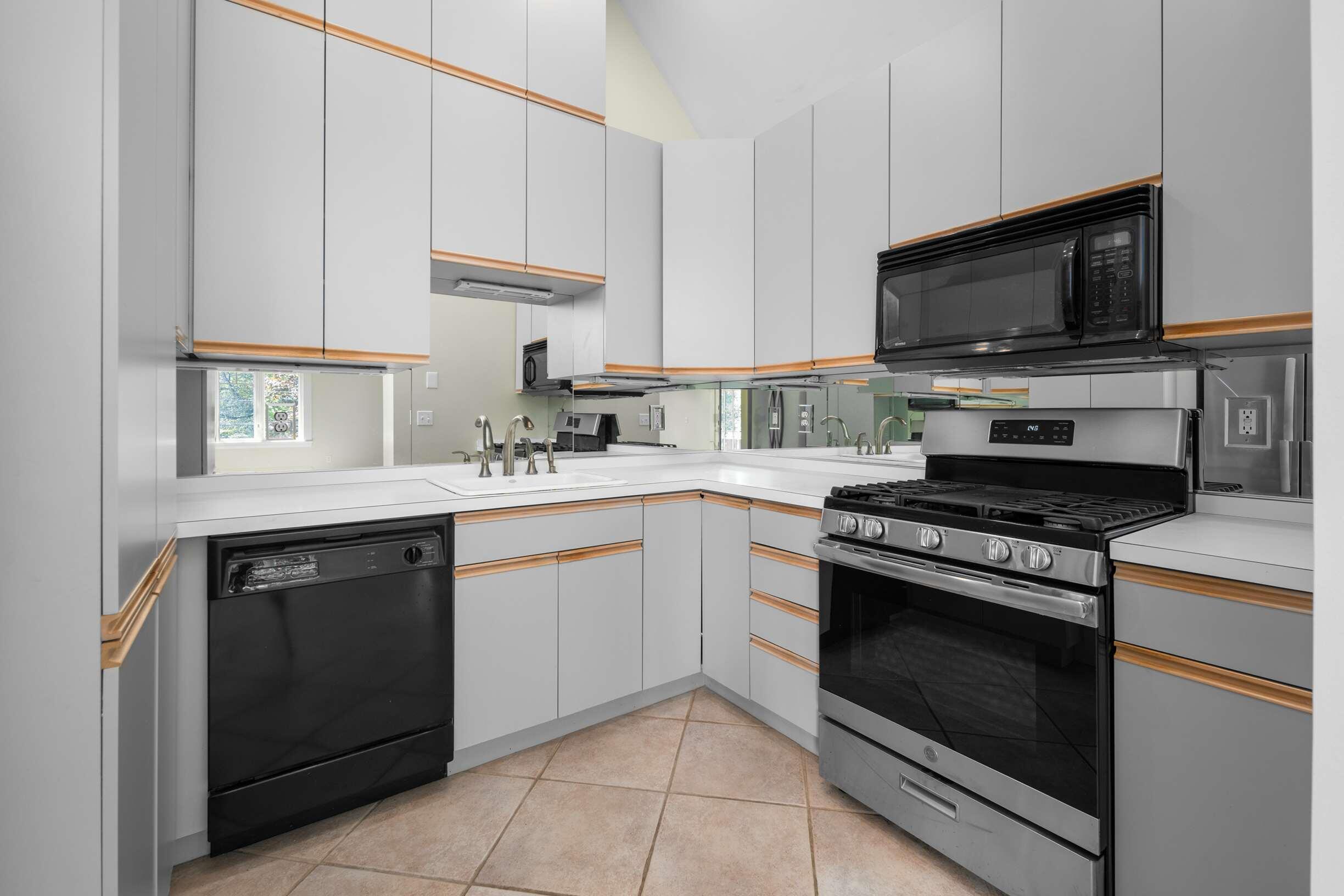 419-425 York Street York, ME 03909 - Photo 53 of 62 Kitchen