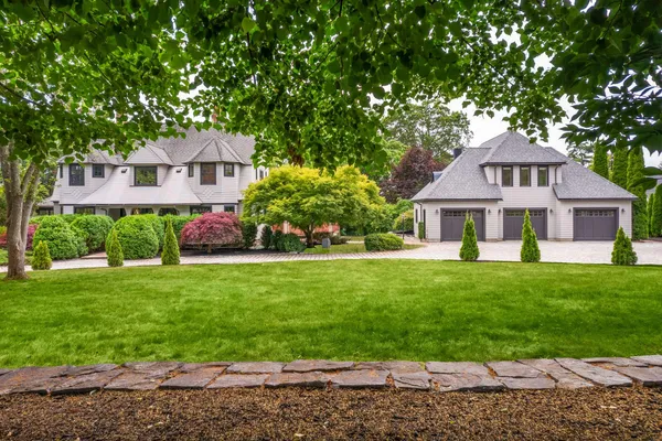 $3,990,000 | 419-425 York Street, York, ME 03909