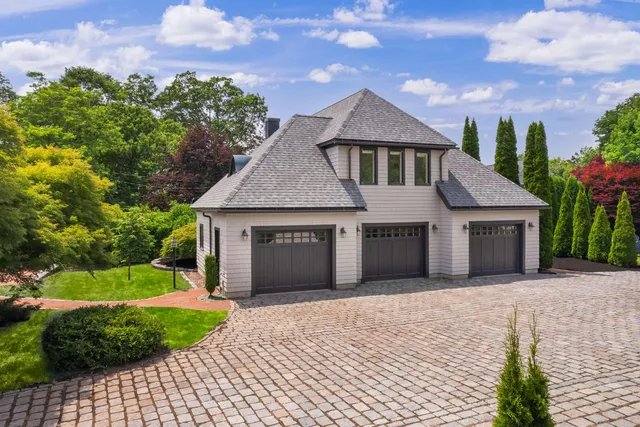 $3,990,000 | 419-425 York Street, York, ME 03909