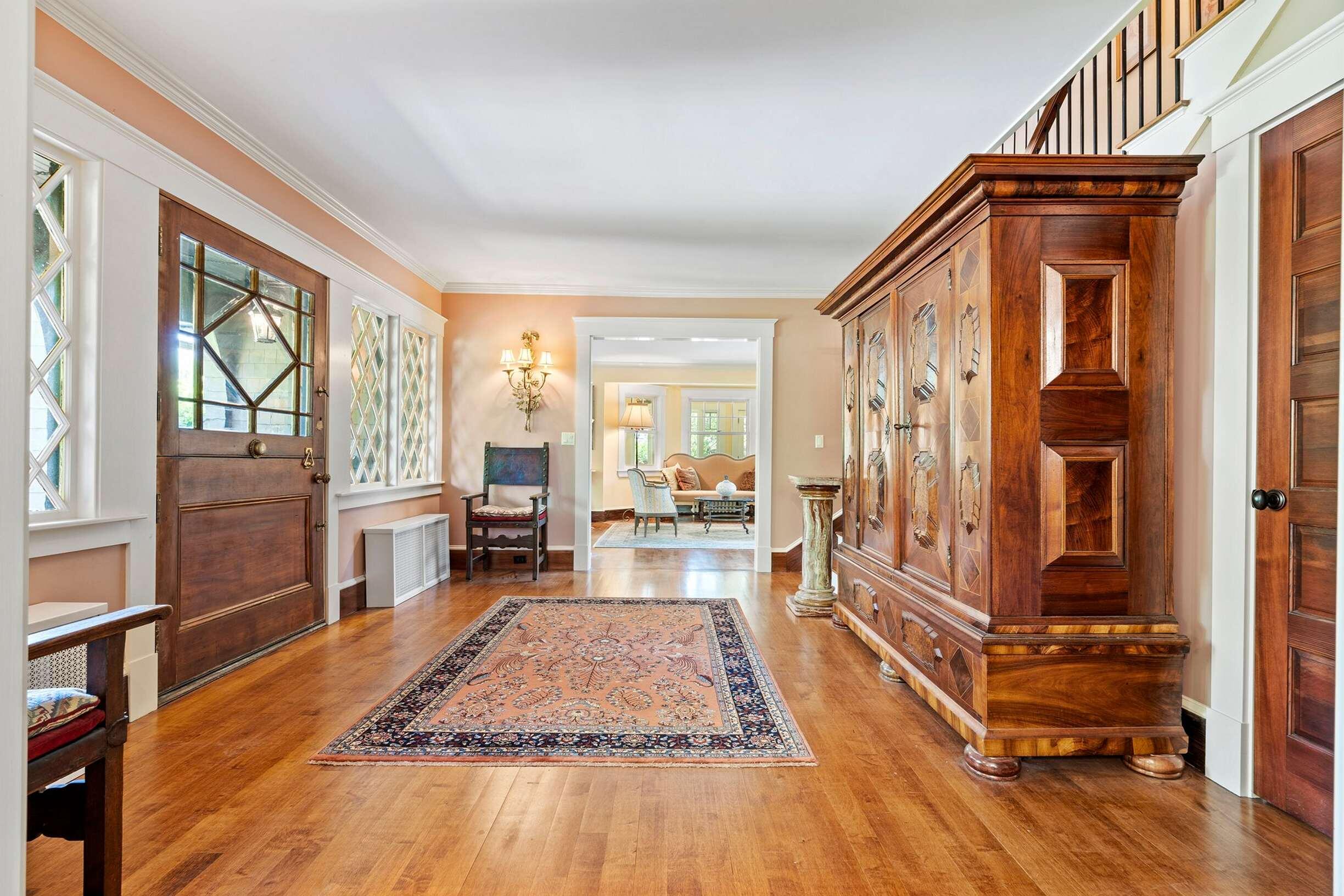 419-425 York Street York, ME 03909 - Photo 10 of 62 Foyer