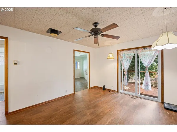 $235,000 | 635 Northwest 4th Avenue, Myrtle Creek, OR 97457