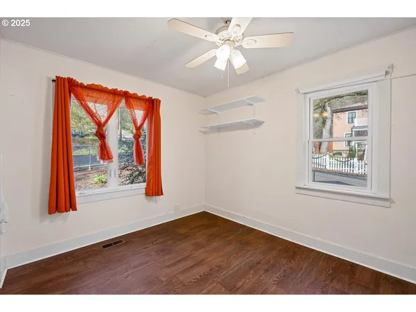 $235,000 | 635 Northwest 4th Avenue, Myrtle Creek, OR 97457