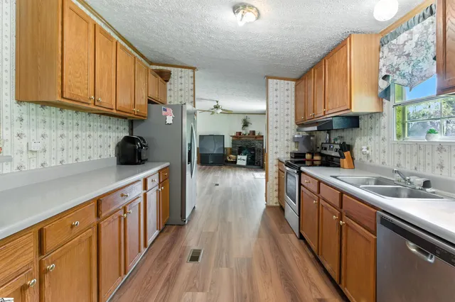 $400,000 | 8951 Hwy 76 Street West, Laurens, SC 29360