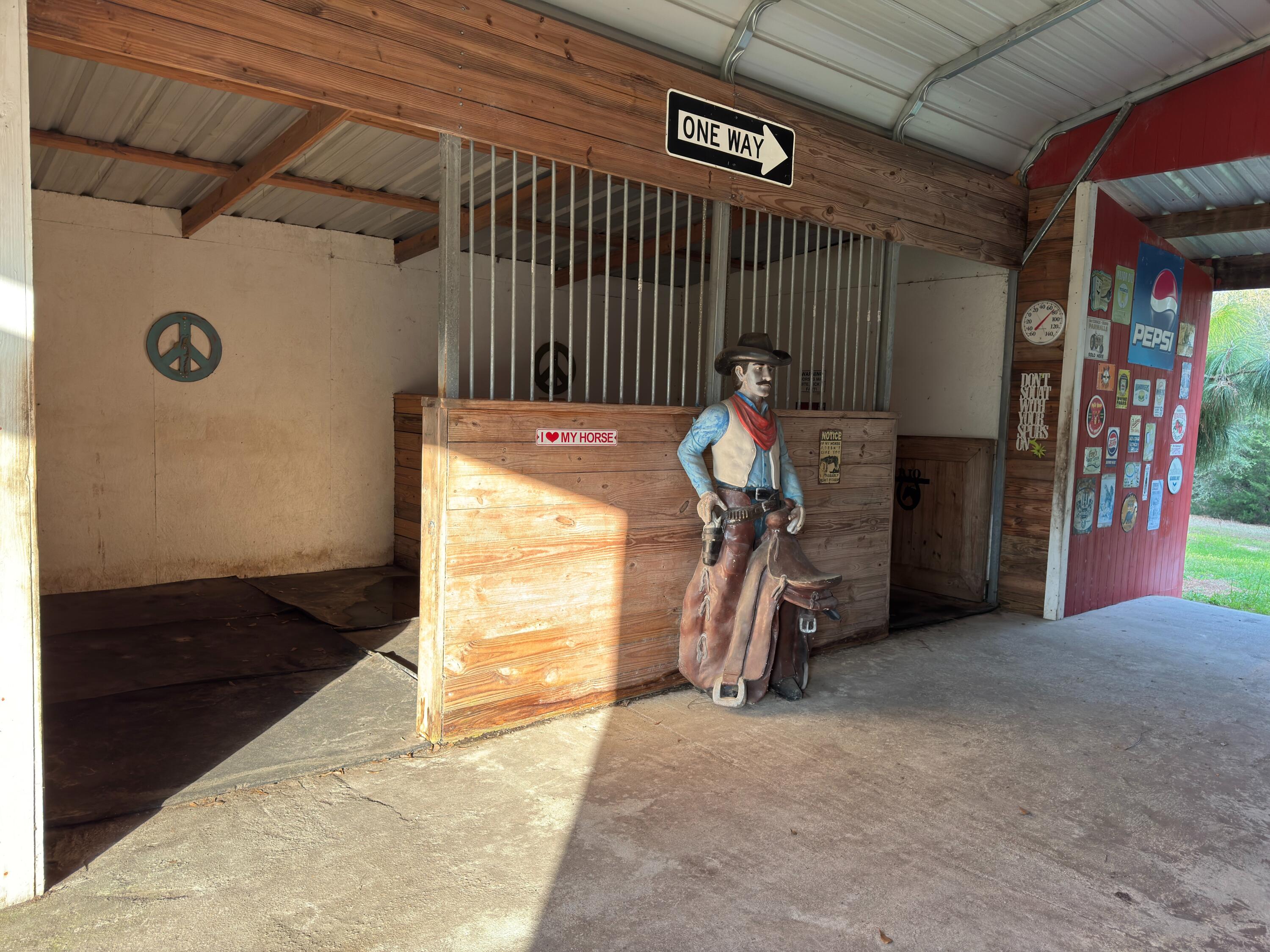 3955 Highway 77 Chipley, FL 32428 - Photo 48 of 52 4-stall Horse Barn