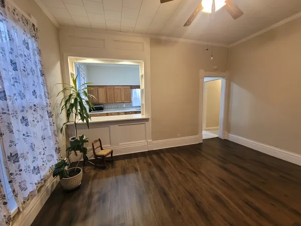$112,500 | 410 East Main Street, McLeansboro, IL 62859