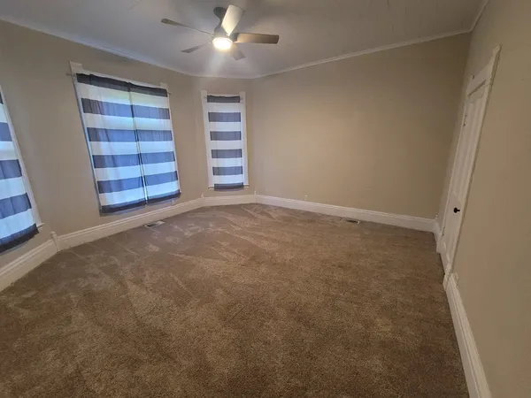 $112,500 | 410 East Main Street, McLeansboro, IL 62859