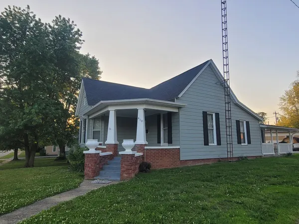 $112,500 | 410 East Main Street, McLeansboro, IL 62859