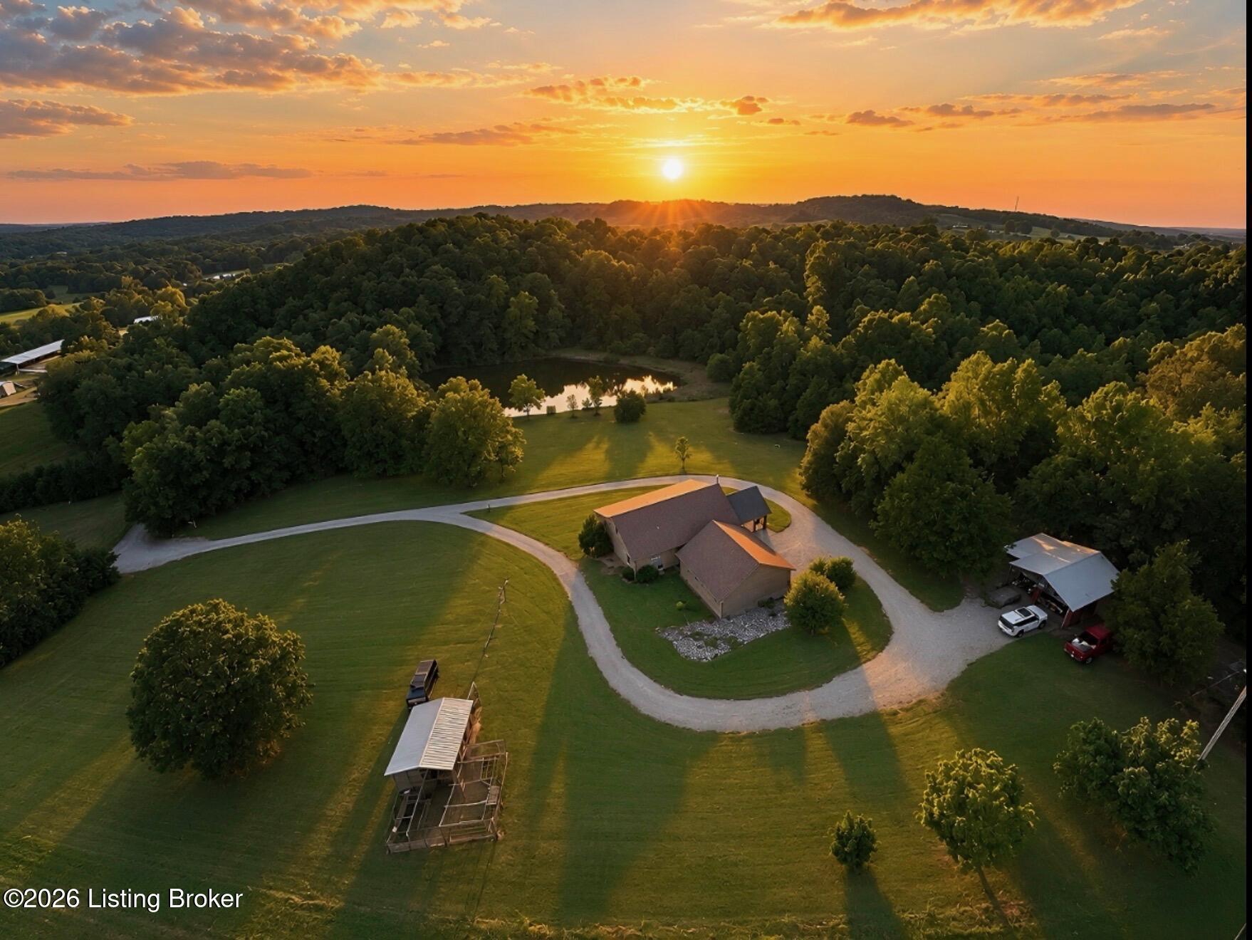 505 Brewster Road Summer Shade, KY 42166 - Photo 2 of 45 IMG_5301