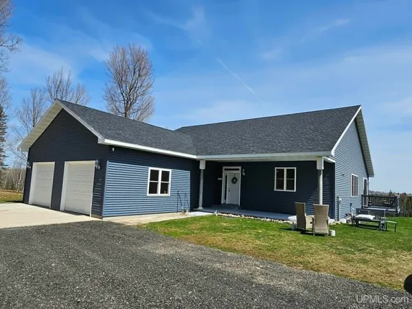 $560,000 | 7968 West Herzog Road, Iron Mountain, MI 49801
