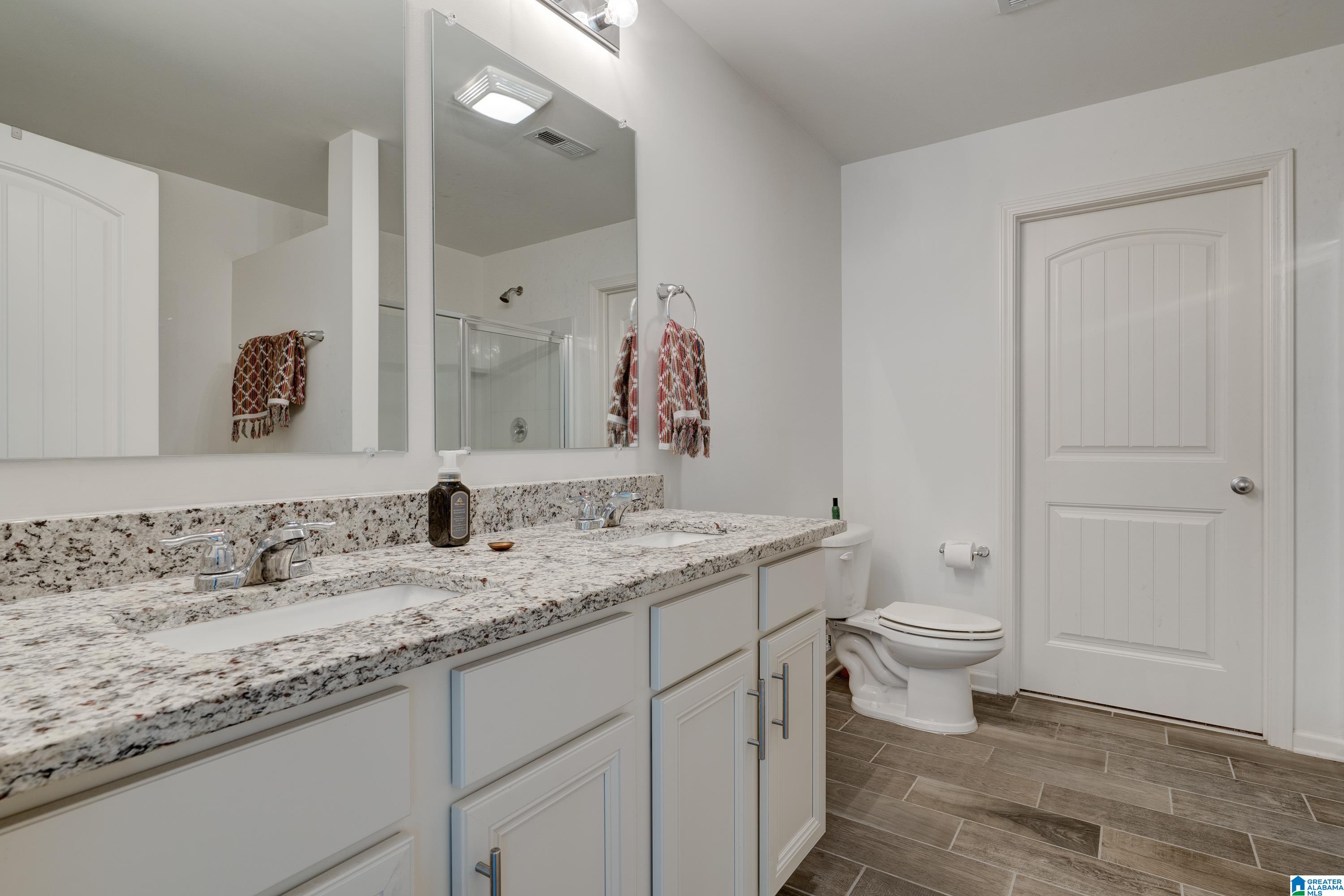 944 Valley Circle Leeds, AL 35094 - Photo 19 of 32