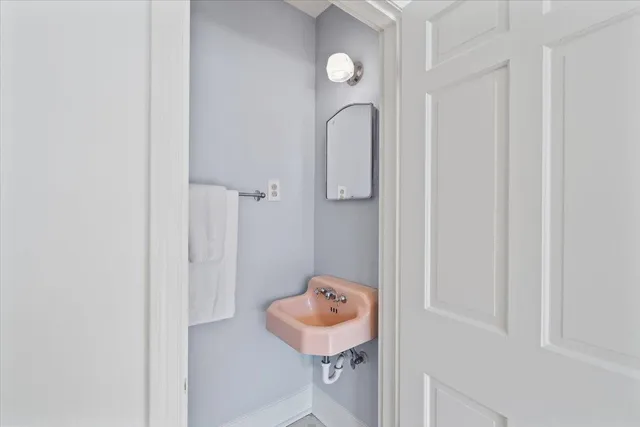 $275,000 | 381 Holmes Circle, Memphis, TN 38111