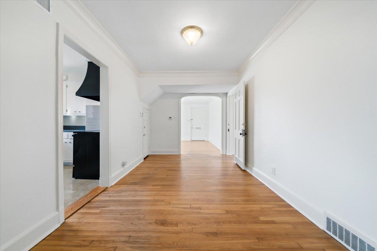 381 Holmes Circle Memphis, TN 38111 - Photo 3 of 36