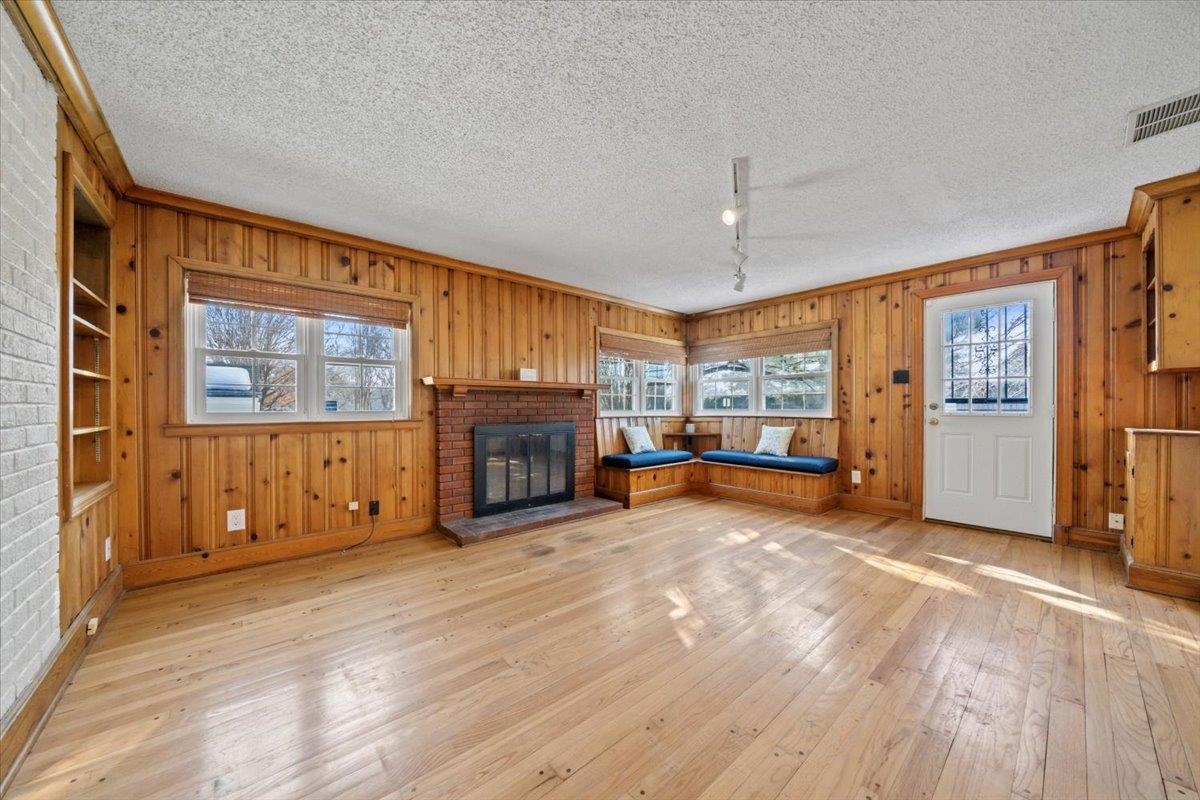 381 Holmes Circle Memphis, TN 38111 - Photo 4 of 36