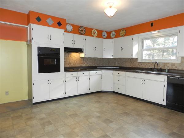 27 Gould Road Ware, MA 01082 - Photo 3 of 26 Gallery Image 3