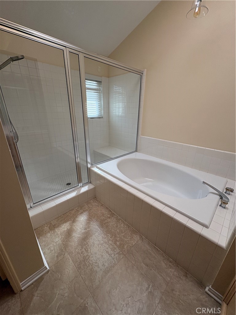 7149 Rockspring Lane Highland, CA 92346 - Photo 15 of 29 Primary bath tub and shower
