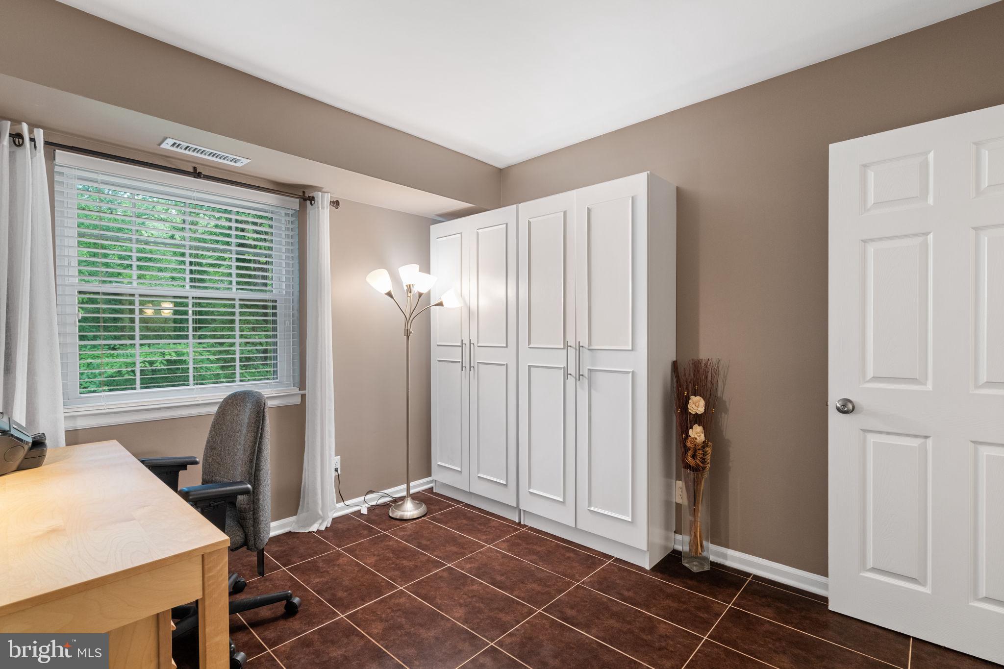 5804 Cove Landing Road, Unit 101 Burke, VA 22015 - Photo 28 of 37 3rd Bedroom